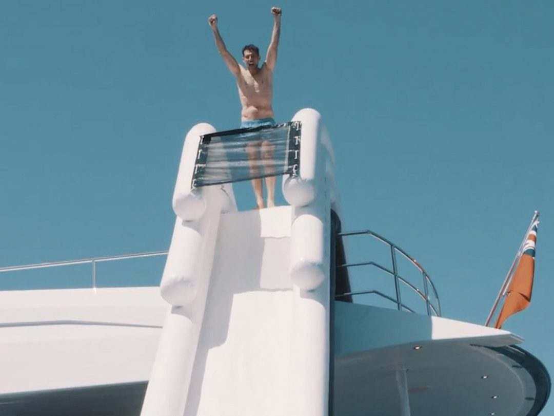 Hanger Yacht Slide