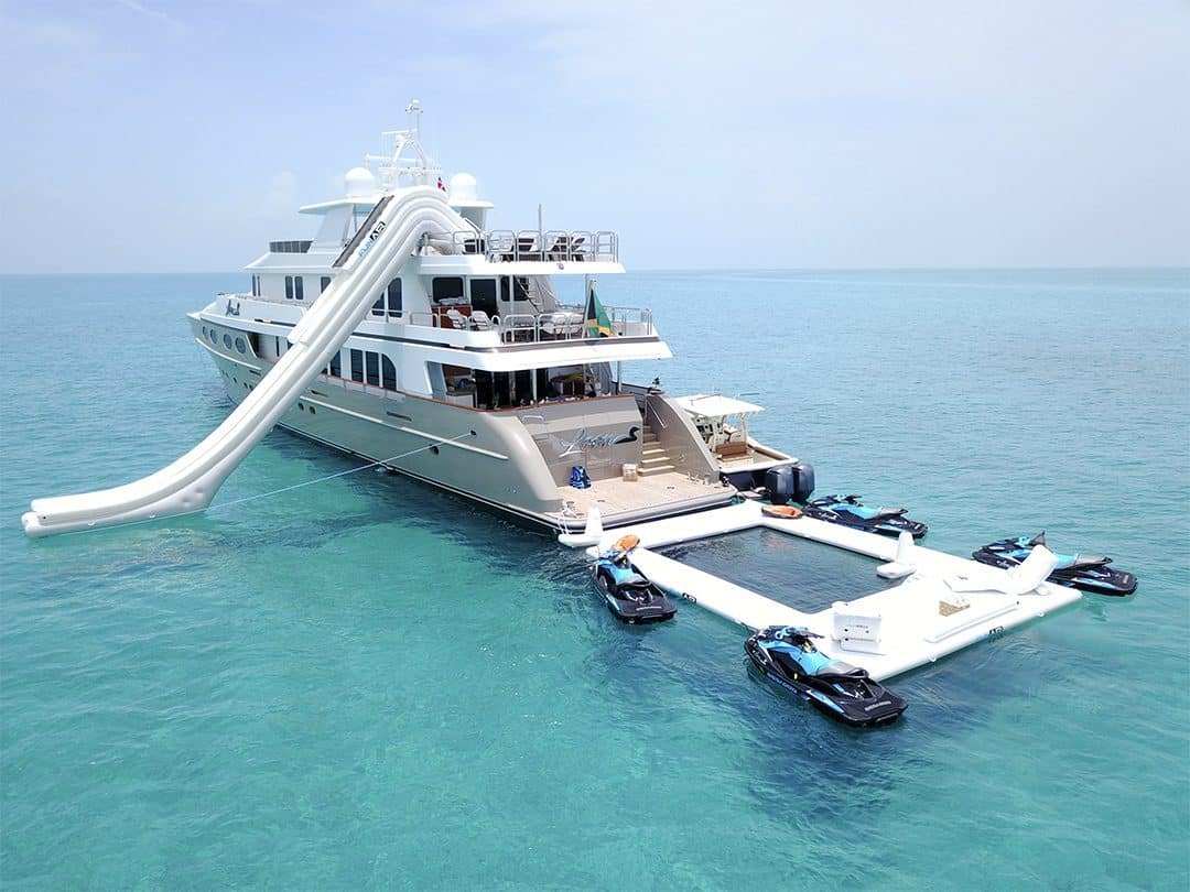 Beach Club Sea Pool on superyacht Loon