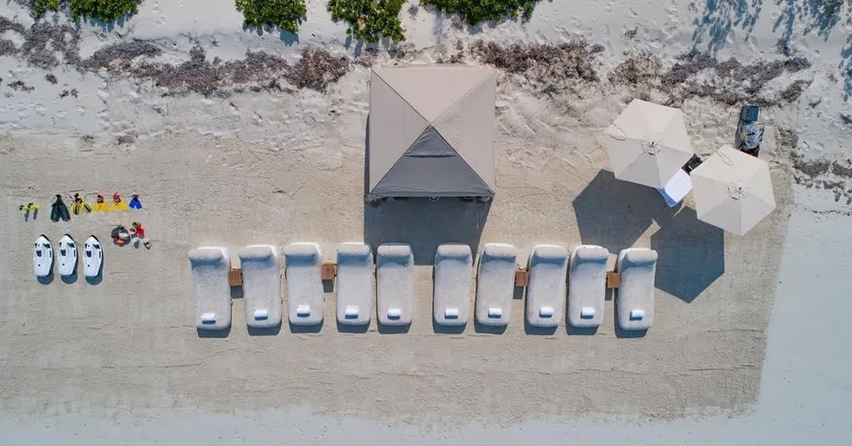 Inflatable beach furniture