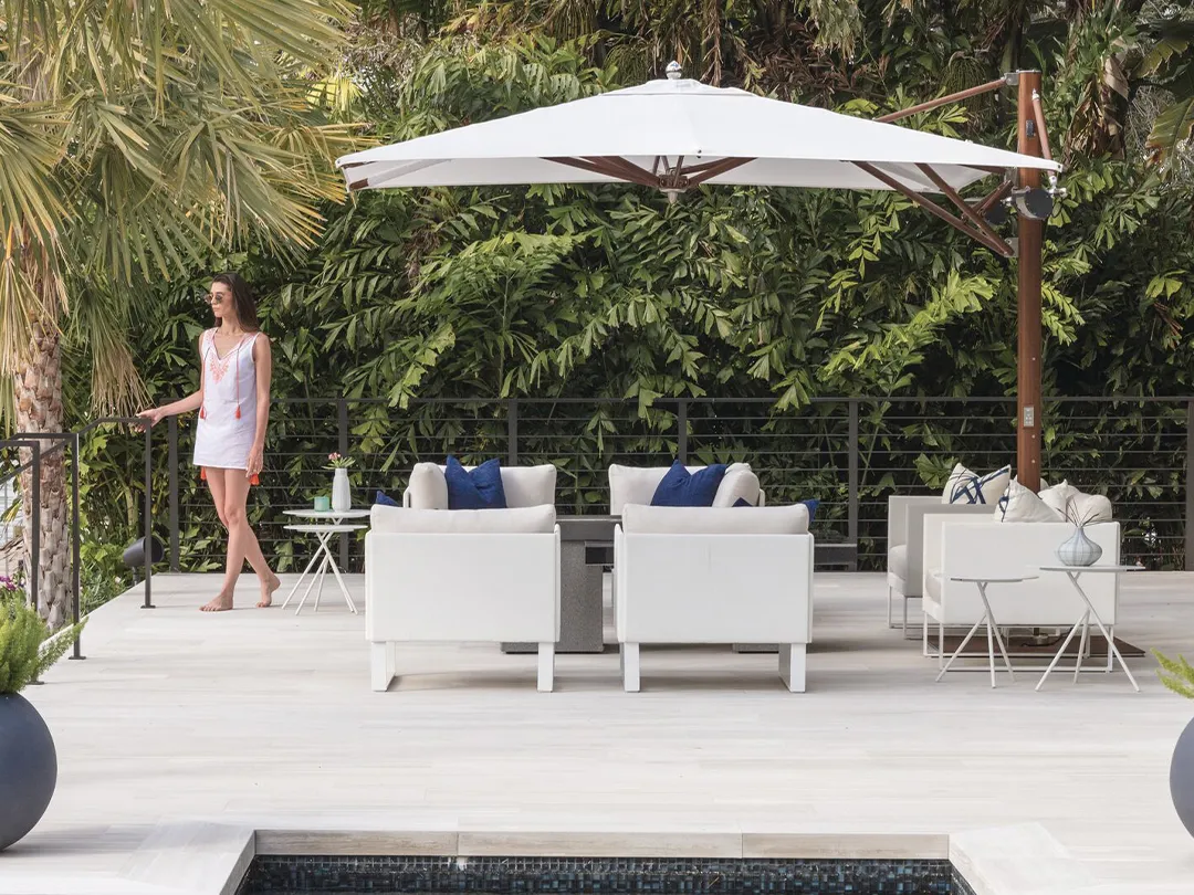 TUUCI Cantilever Automated shade