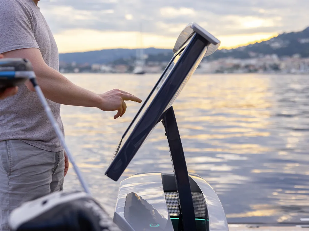 The touch screen on the SeaDriveCX