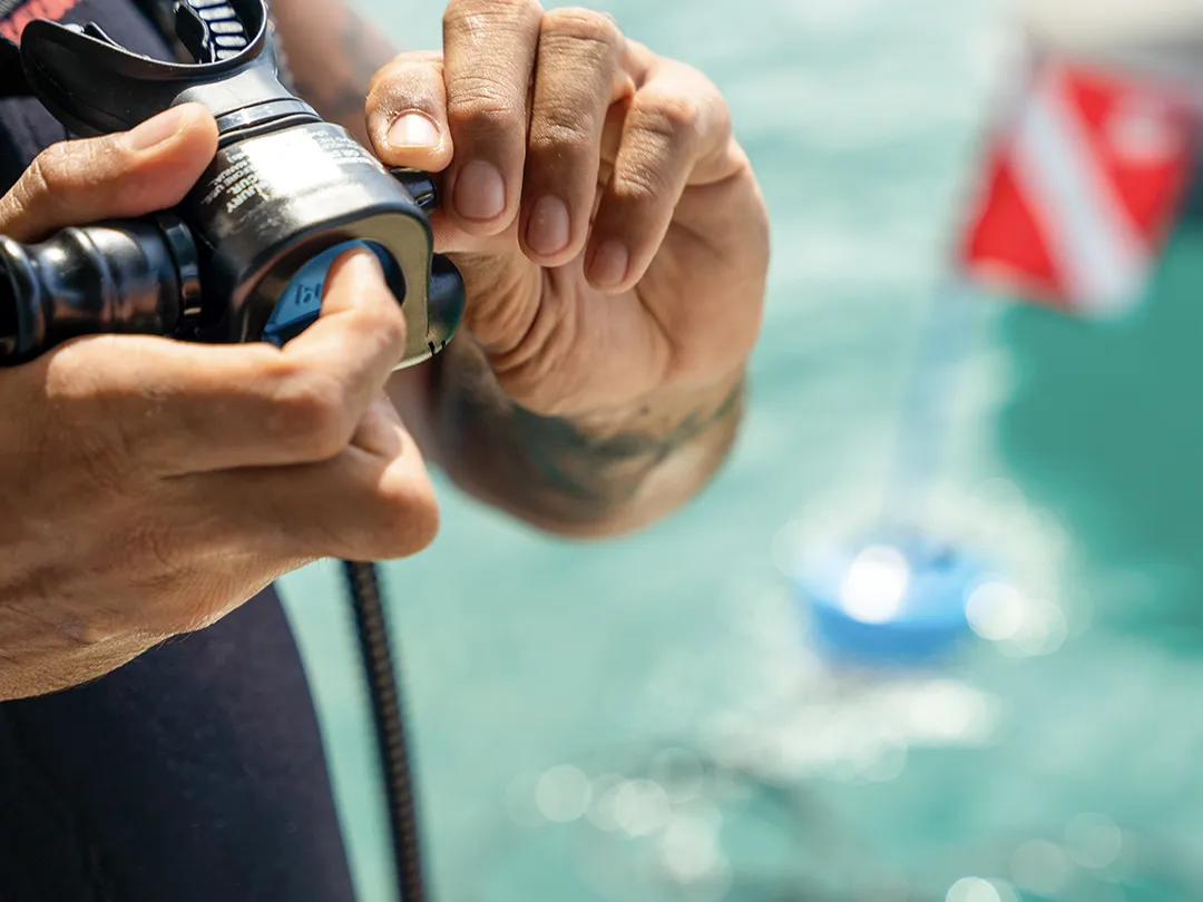 Superyacht Guest learning to use a BLU3 diving system