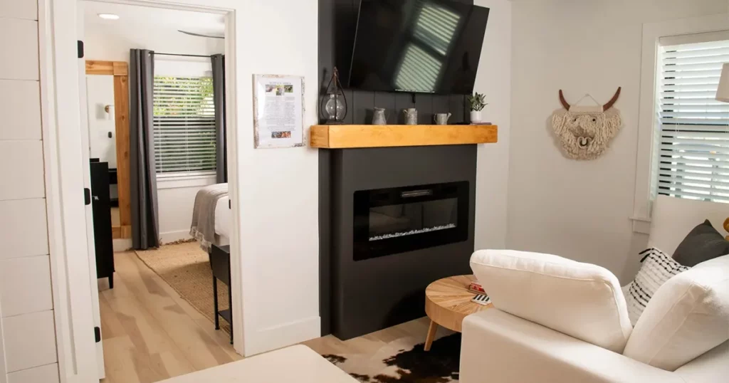Cracker Cow Cottage living room
